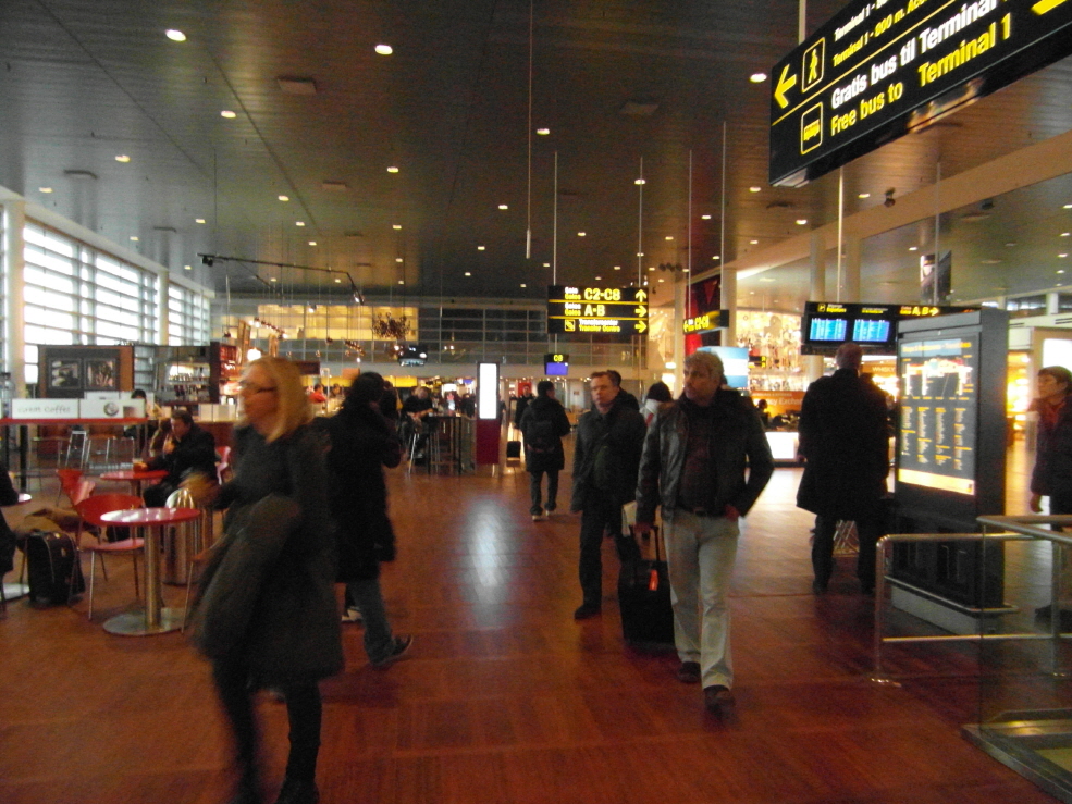 less KB-CPH Airport4.JPG