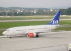 B737